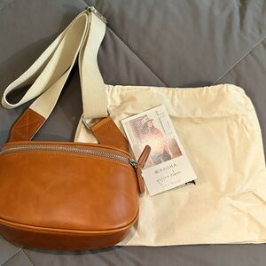 Andar Waymaker Mini Camel tan EUC